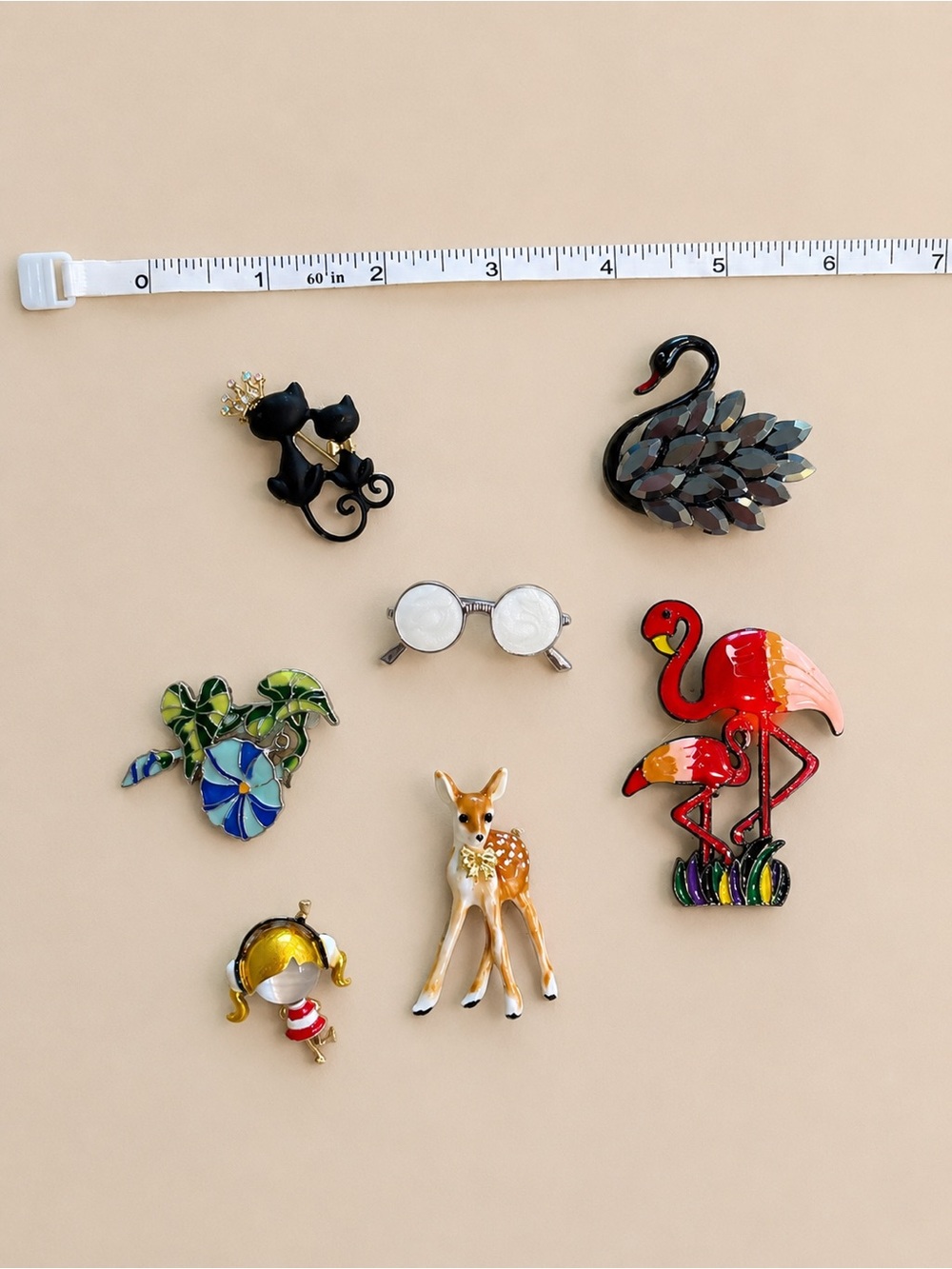 Great lot of 7 brooches- Flamingo, Deer, Swan, Cat, Glasses, flower & And girl - Picture 3 of 3